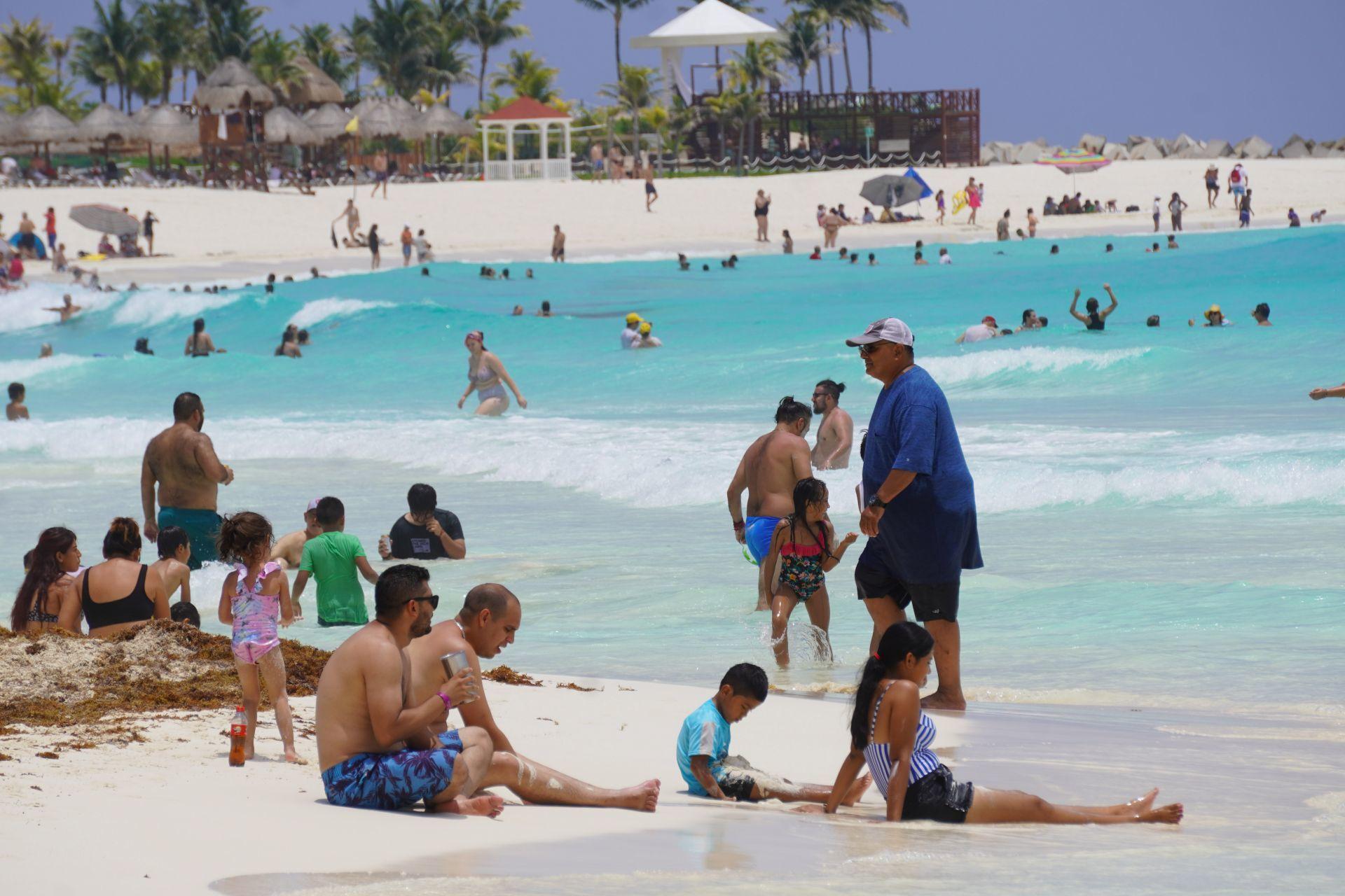 Senadores avalan en comisiones aumento de días de vacaciones: suben a 12