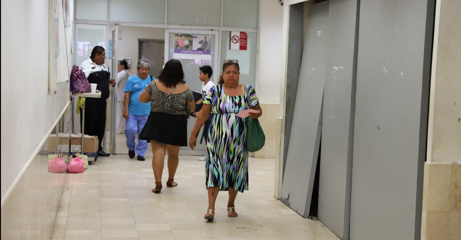 Cesan a funcionario de Salud en Oaxaca que dio positivo a COVID-19 por escupir y toser a personal del ISSSTE