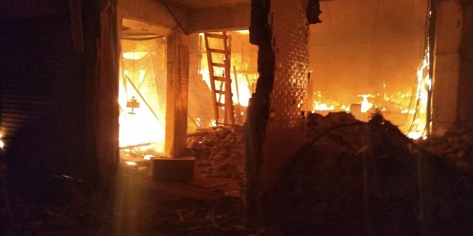 2 muertos y 600 locales calcinados por incendio en mercado de La Merced