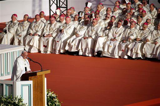 El Vaticano acusa formalmente a cinco personas en el escándalo por filtración de documentos