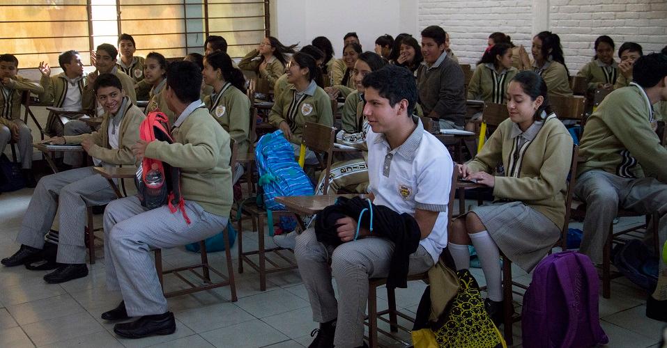 Estudiantes de primaria y secundaria recibirán beca de 330 pesos en CDMX
