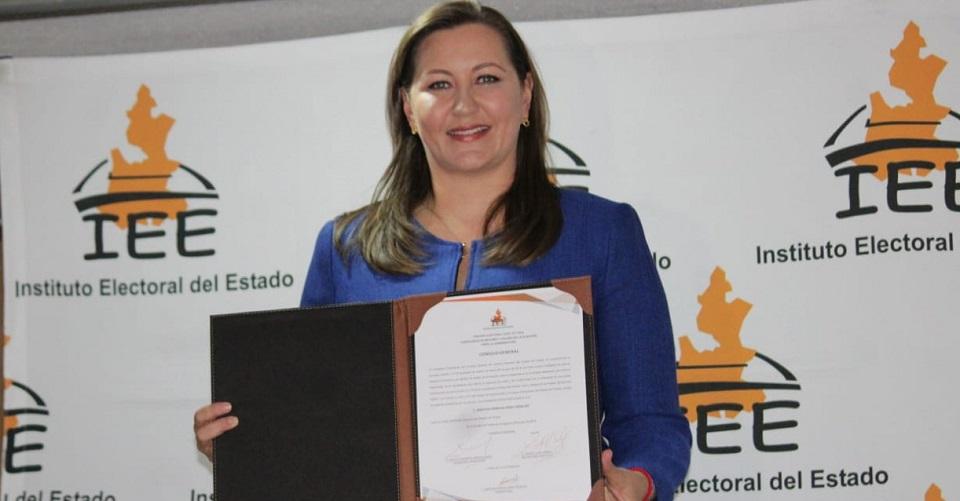 Martha Erika Alonso recibe constancia de mayoría en Puebla; Morena acusa fraude e impugnará