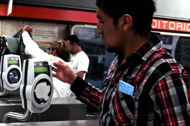 Mexicanos destinan 30% de sus ingresos al transporte