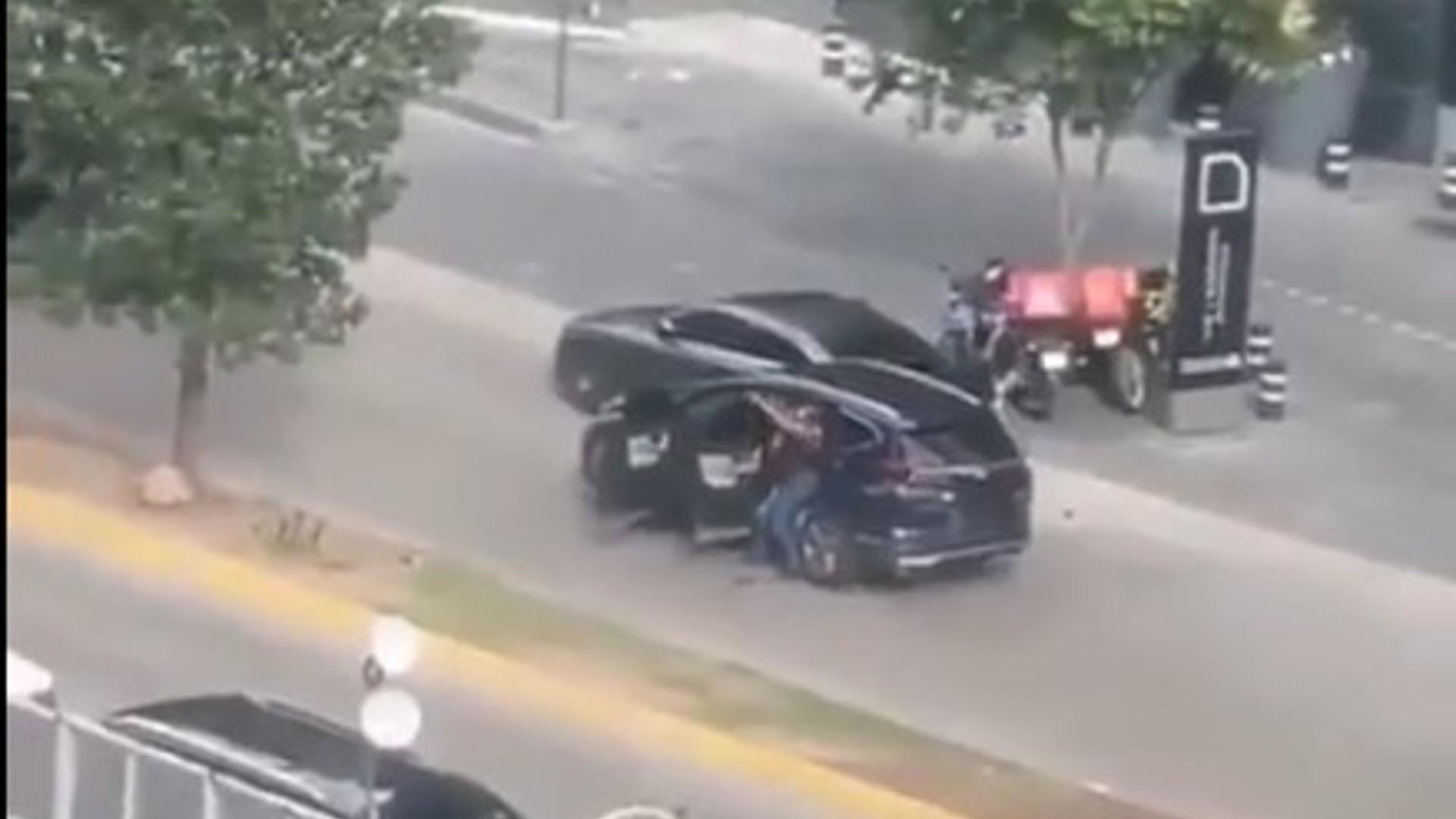 Balacera en zona comercial de Zapopan, Jalisco, deja un muerto y seis heridos