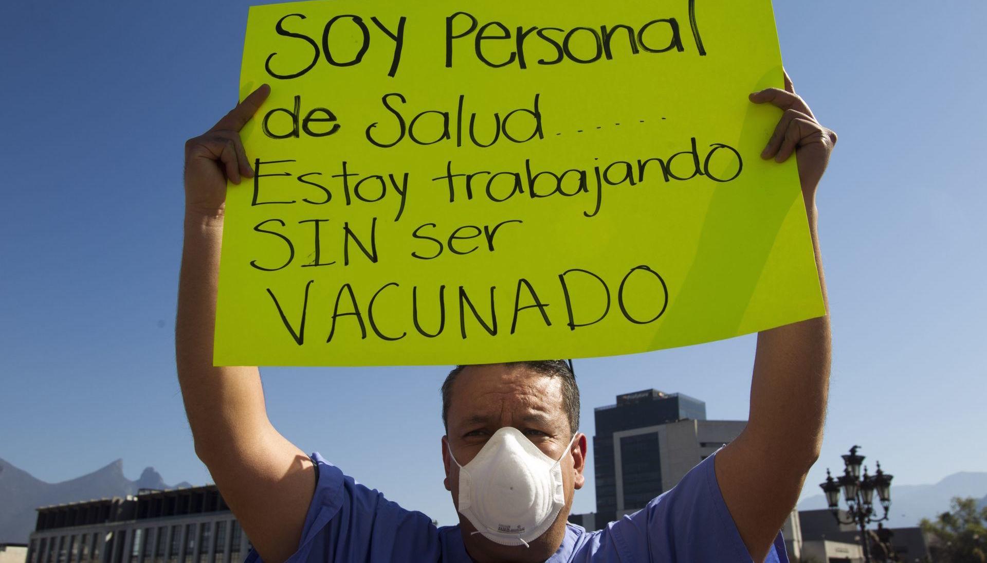 Sedena pide a Jalisco retrasar vacunación de personal médico hasta que se ‘valide’ registro