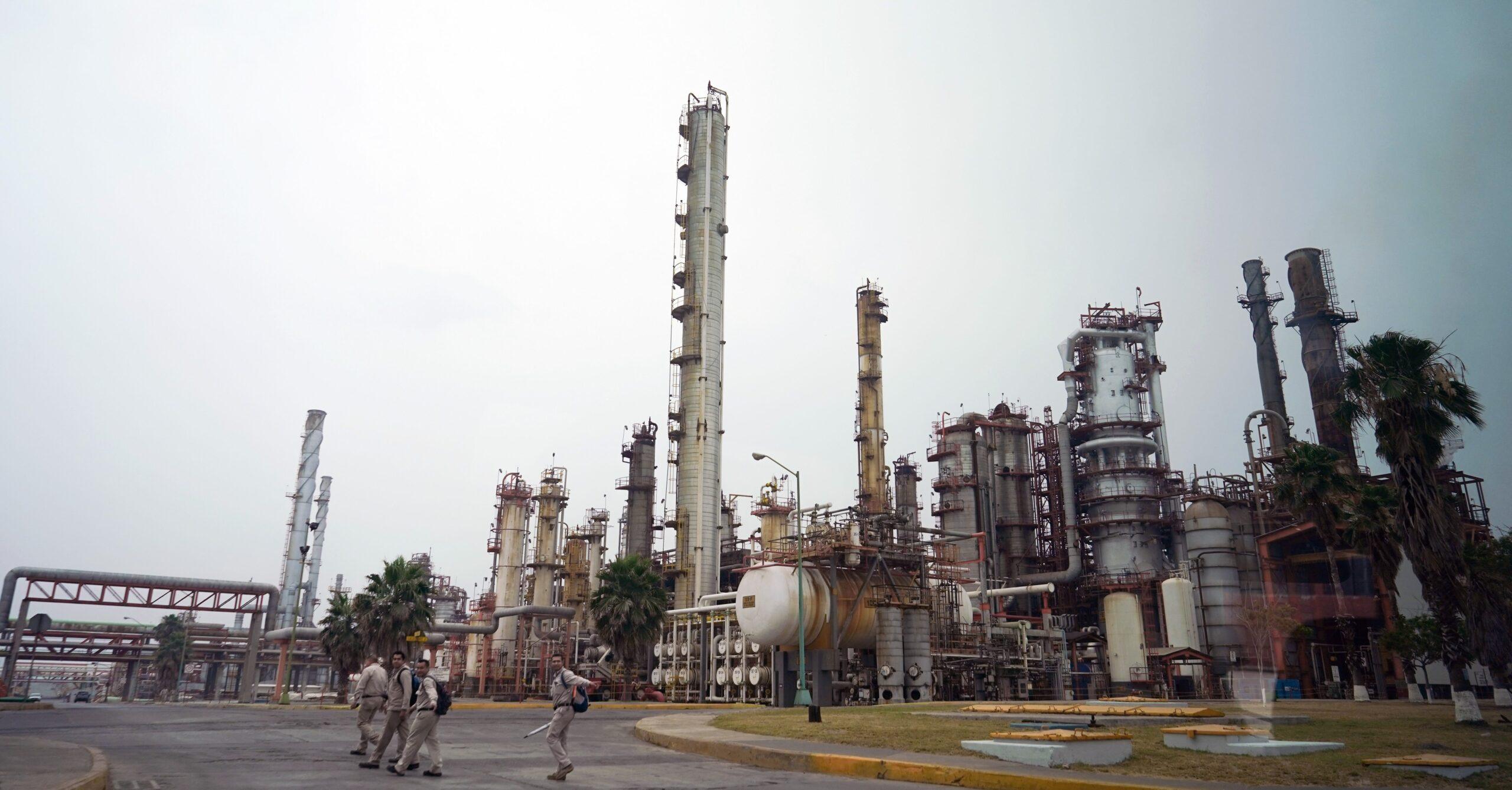 Empresa holandesa Van Oord gana primer contrato para refinería de Dos Bocas, Tabasco