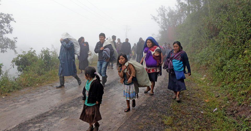 Comuneros desplazados de Chiapas viven con el miedo de ser asesinados o detenidos
