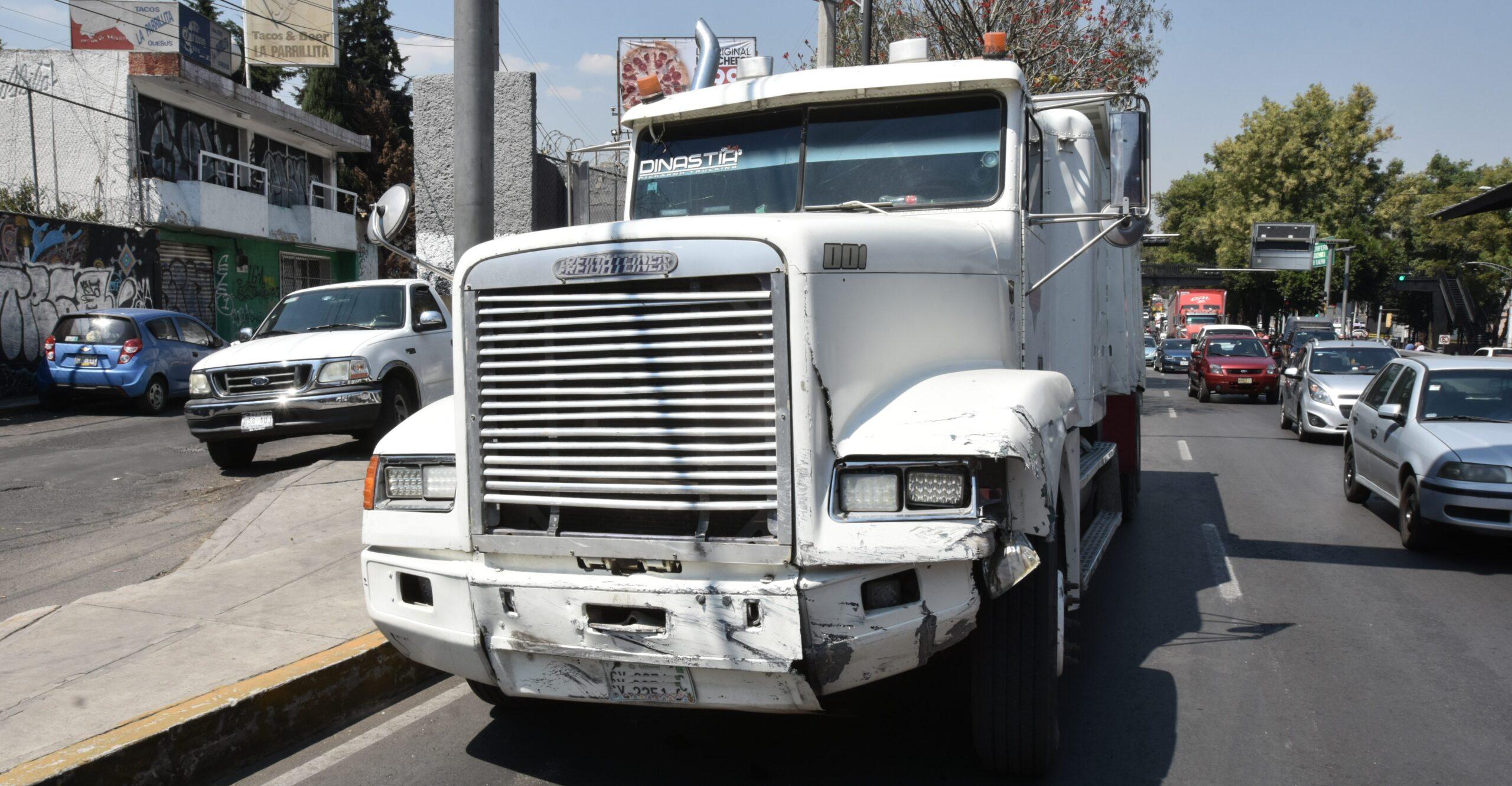 Roban material tóxico de camión que circulaba en el Edomex; alertan por riesgos en 8 estados