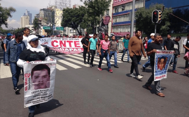 CNTE protesta contra el último informe de Peña Nieto y la reforma educativa