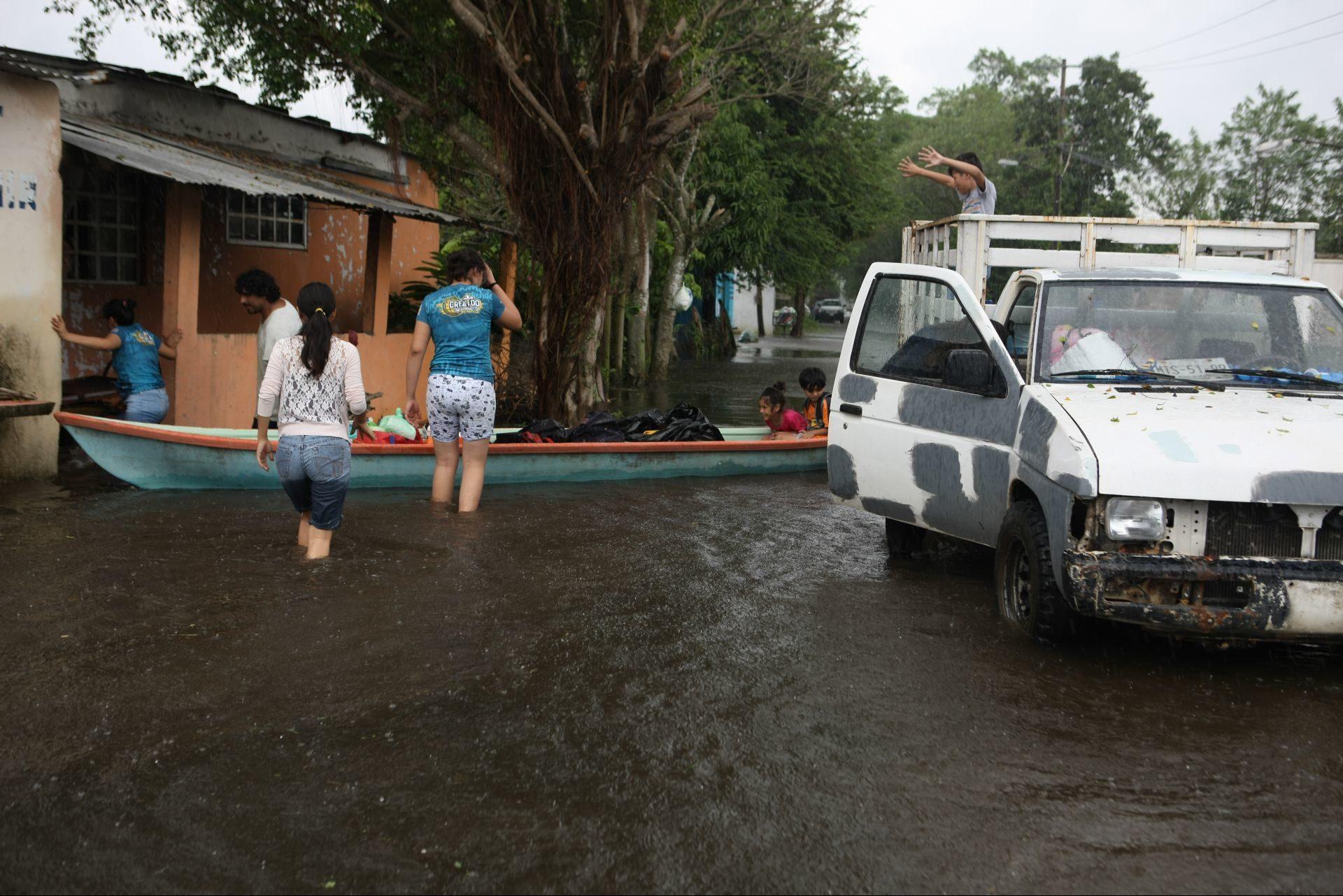 AMLO suspende gira por Nayarit y Sinaloa por inundaciones en Tabasco