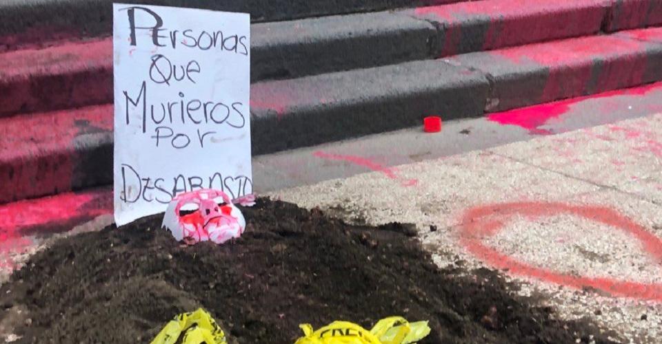 ¡Queremos vivir!: Personas con VIH protestan frente al IMSS para exigir abasto de medicamentos