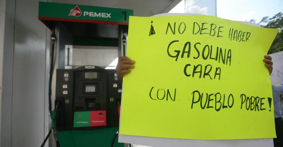 Cierran al menos 100 gasolineras por amenazas de bloqueos y ataques
