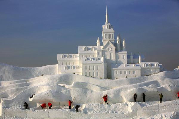 La ciudad de murallas y esculturas congeladas