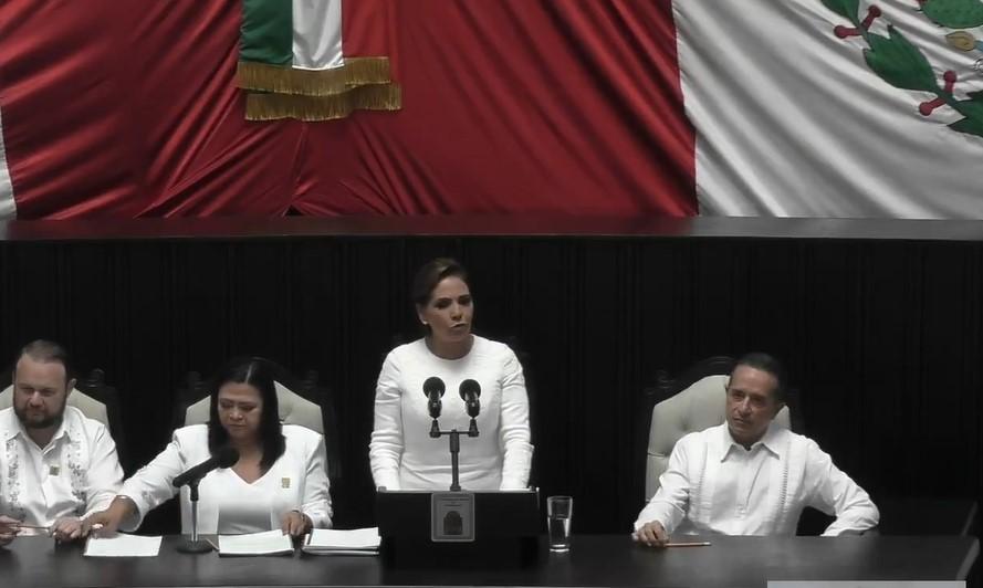 Mara Lezama rinde protesta como gobernadora de Quintana Roo y promete desterrar la corrupción del estado