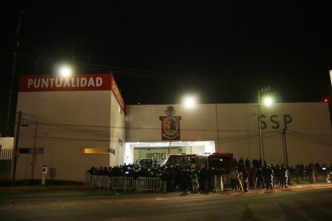 Gobierno de Oaxaca da ultimátum a policías en paro; ellos condicionan su regreso al trabajo