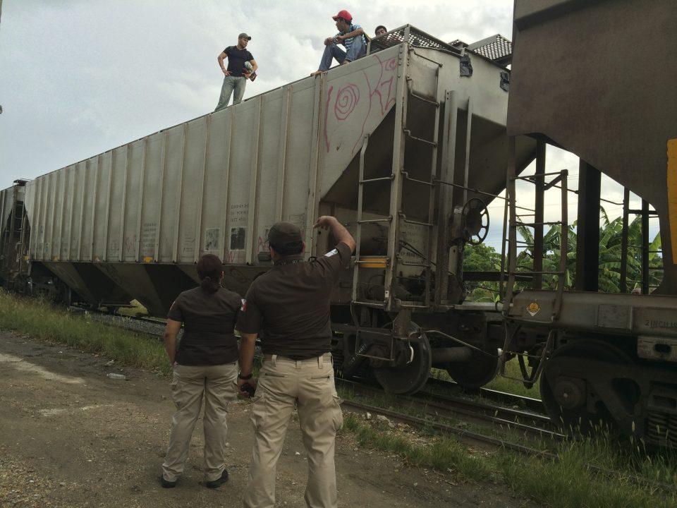 Se disparan las detenciones de migrantes en vías del tren; van más de 1,700 capturas en este año