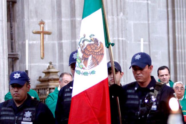 Cristianismo, remedio para <i>blindar</i> a policías de Guadalupe del crimen organizado