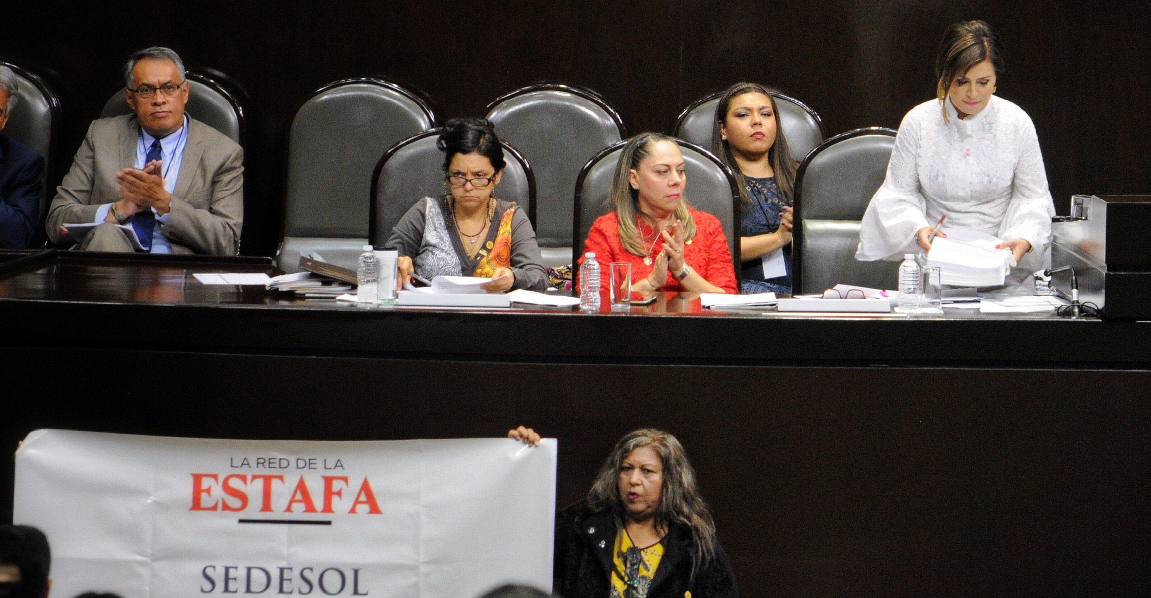 Diputados acusan a Robles de mentir sobre Estafa Maestra; ella dice que no hay pruebas en su contra