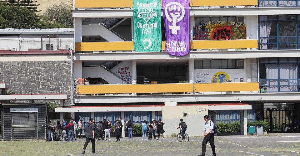 Paro en Filosofía y Letras: alumnas acuerdan diálogo con la UNAM para atender violencia de género