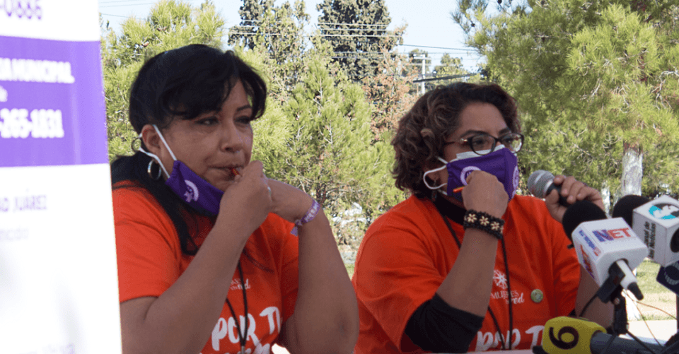 Vecinos de Ciudad Juárez se mantienen en alerta con silbatos para prevenir la violencia
