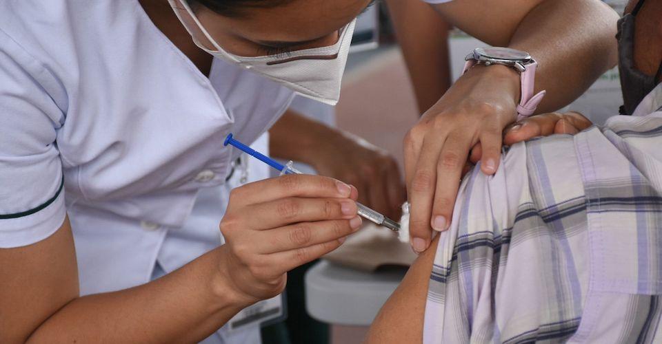 Salud registra 596 muertes más por COVID; suman más de 10 millones de vacunas aplicadas