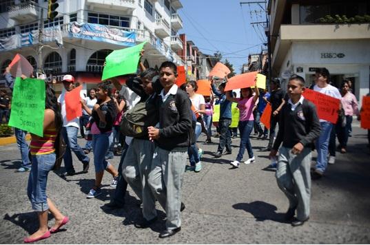 PRI propone regular las marchas en Veracruz