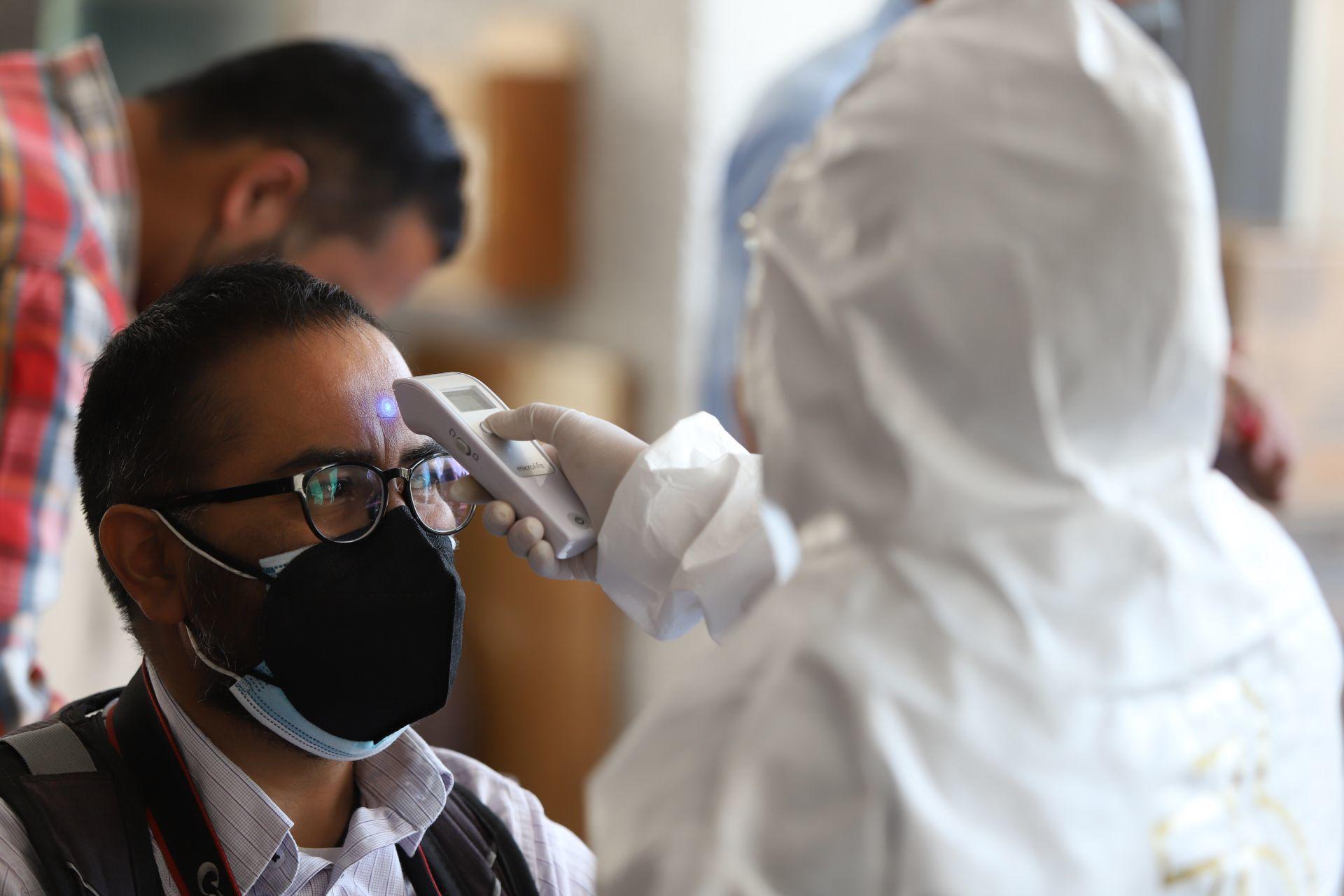 COVID: México lleva cuatro días consecutivos con más de 30 mil casos