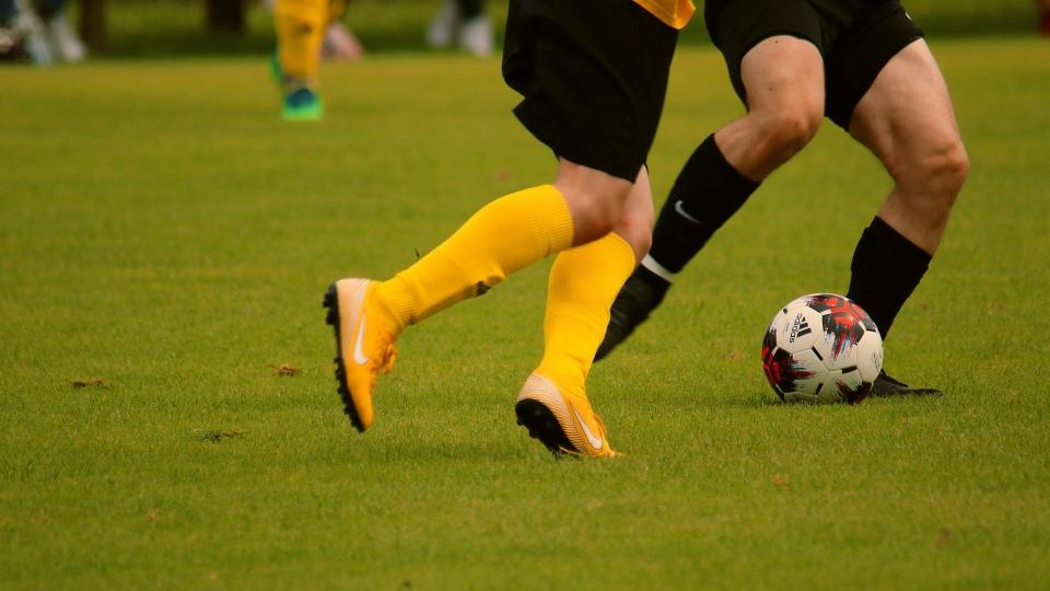 Ataque armado en campo de futbol en León deja 3 muertos y un herido