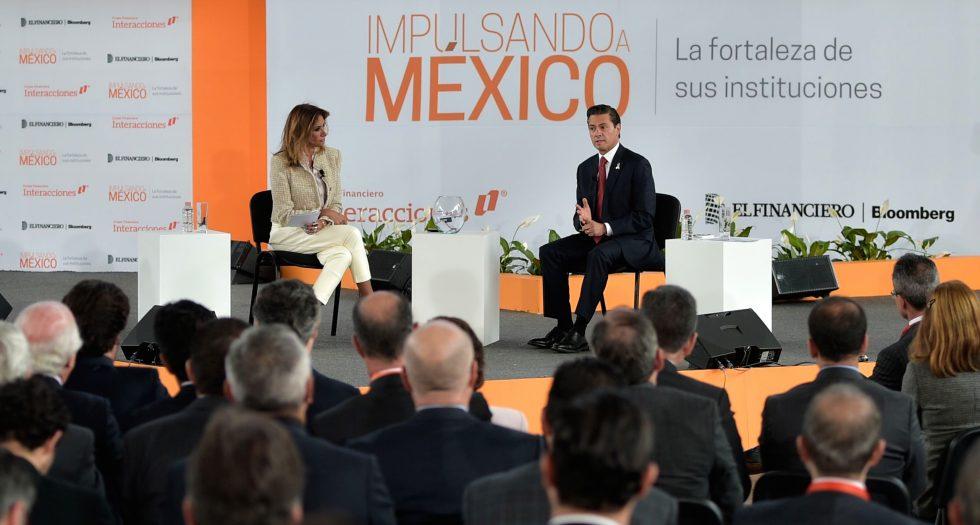 Hoy por cualquier cosa se quiere culpar a la corrupción,  reclama Peña Nieto en un foro