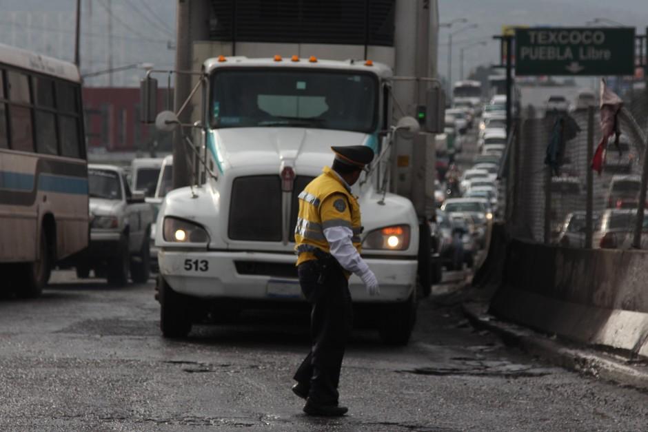 En dos años creció 180% el robo a camiones de carga en las carreteras de México