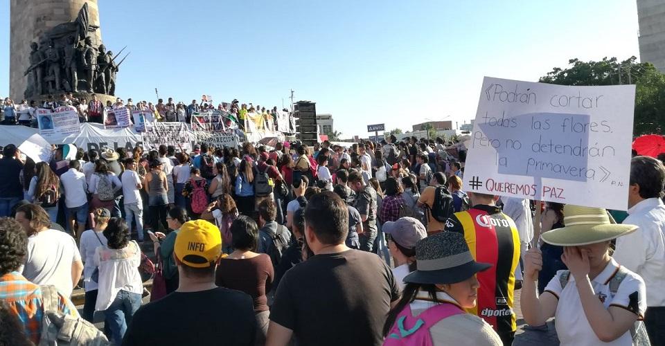 #NoSonTresSomosTodos: marchan por los estudiantes de Jalisco, Ayotzinapa y por los desaparecidos