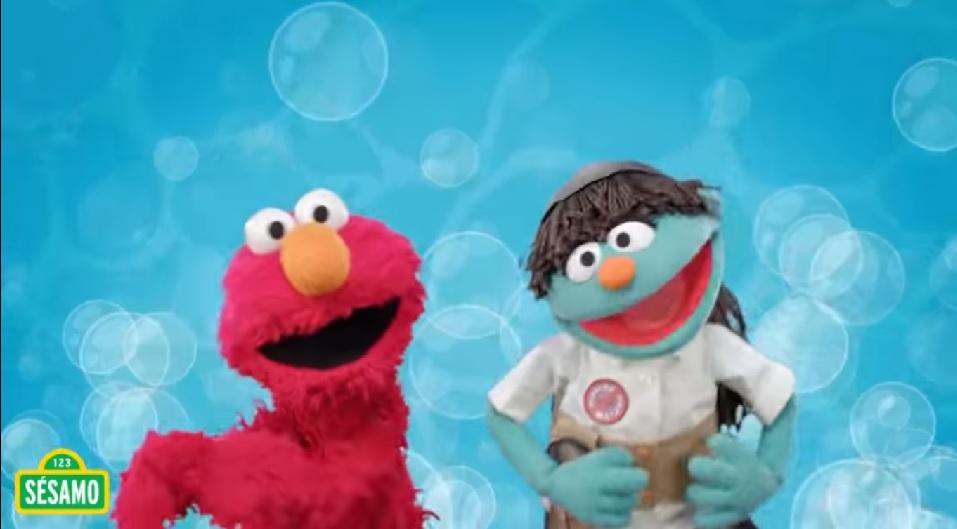 Elmo y sus amigos de Plaza Sésamo dan consejos a niñas y niños para enfrentar la pandemia
