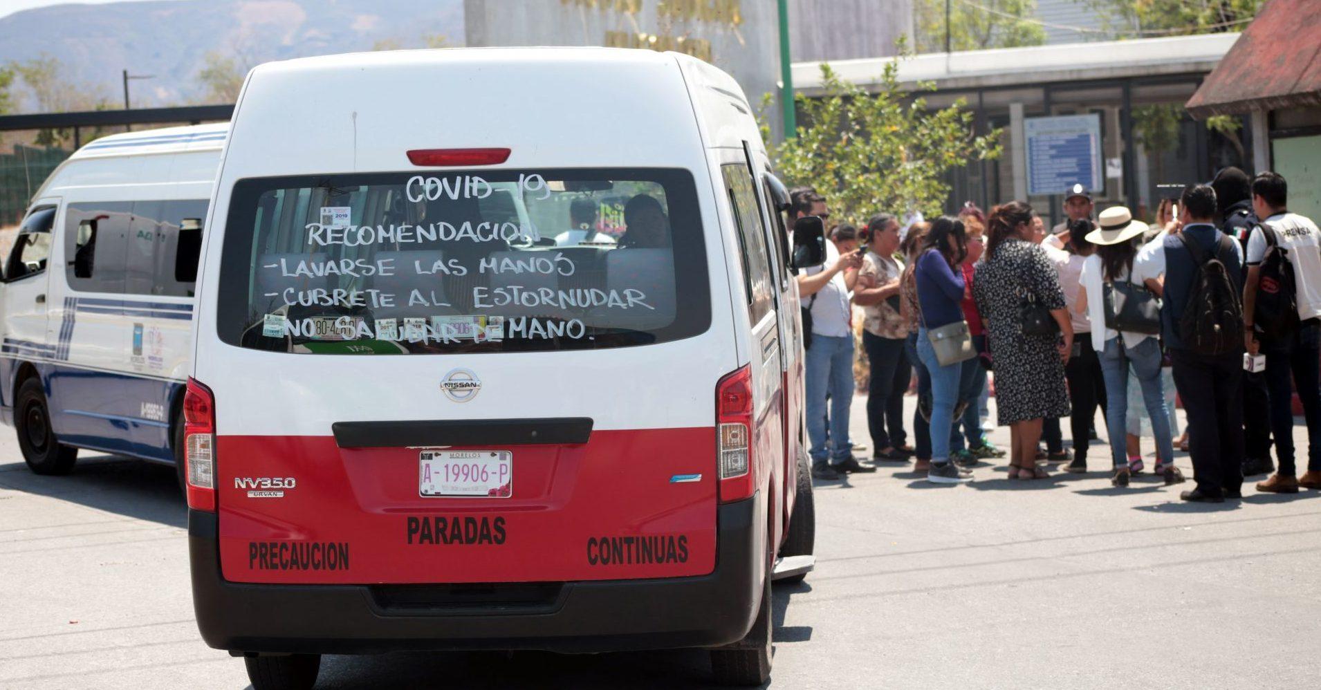 Pasajeros impiden dos asaltos y golpean a presuntos ladrones en Pantitlán y Tecámac