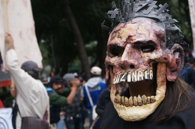Arte y cultura por Ayotzinapa, en fotos y videos