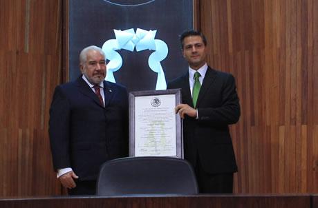 Peña Nieto es Presidente electo: Tribunal le entrega constancia