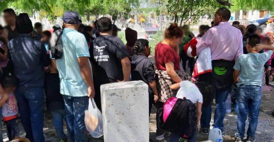 Rescatan a 79 migrantes tras enfrentamiento entre policías y civiles armados