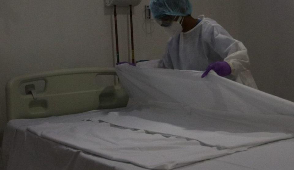 Denuncian brote de COVID en hospital Fray Bernardino y carencias para atender pacientes