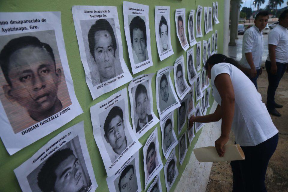 Liberan a 8 implicados en la desaparición de los 43 estudiantes de Ayotzinapa