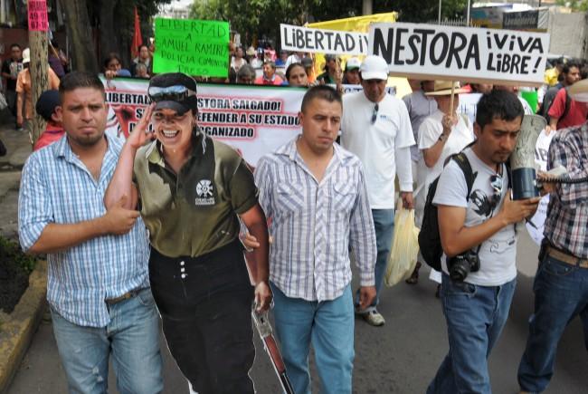Dictan auto de libertad a Nestora Salgado por tres delitos; la trasladan a penal de Tepepan