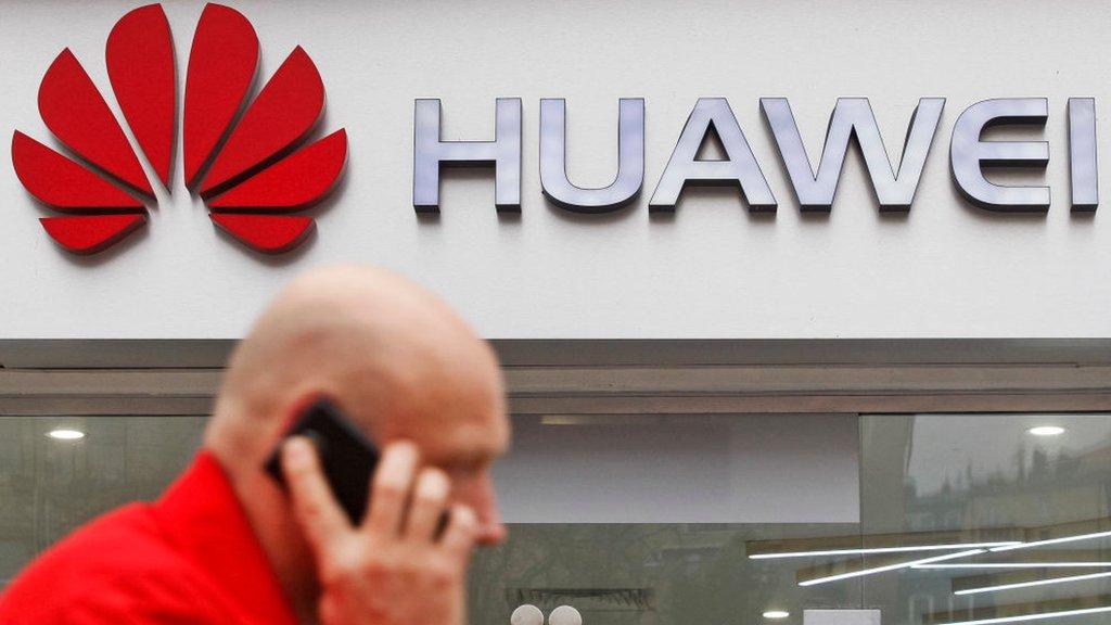 Huawei: qué países prohibieron los teléfonos del mayor productor de celulares del mundo