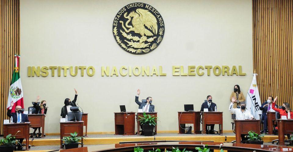 Partidos deberán postular al menos a tres mujeres en gubernaturas de 2022: INE