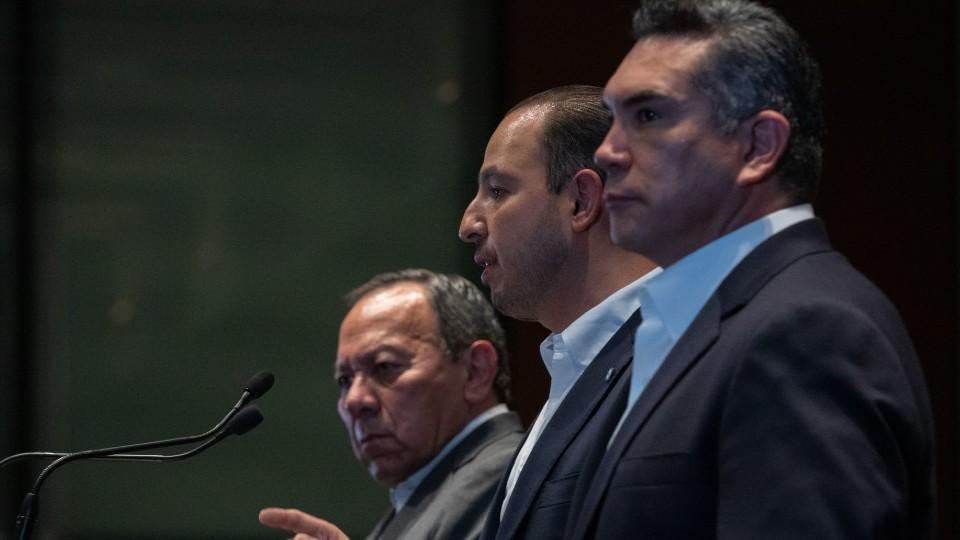 ‘Ingratos, él les dio todo’: AMLO a oposición por no defender al líder del PRI, Alejandro Moreno