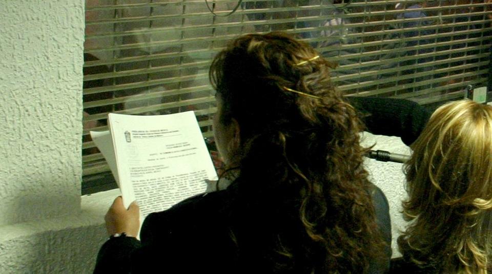 Resolución de juez del Edomex impide a madre tener voz en el juicio por el asesinato de su hijo