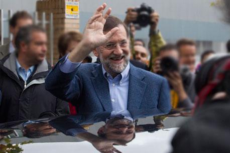 Rajoy se impone en España y logra mayoría absoluta