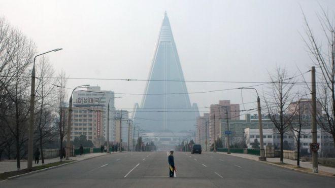 Ryugyong, el extraño hotel fantasma de Corea del Norte que lleva 30 años sin un solo cliente
