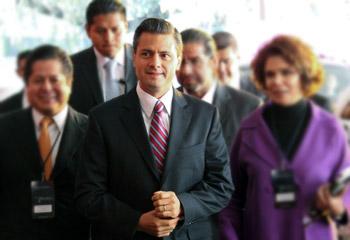 Peña Nieto inicia campaña con 13 puntos de ventaja: <i>Reforma</i>