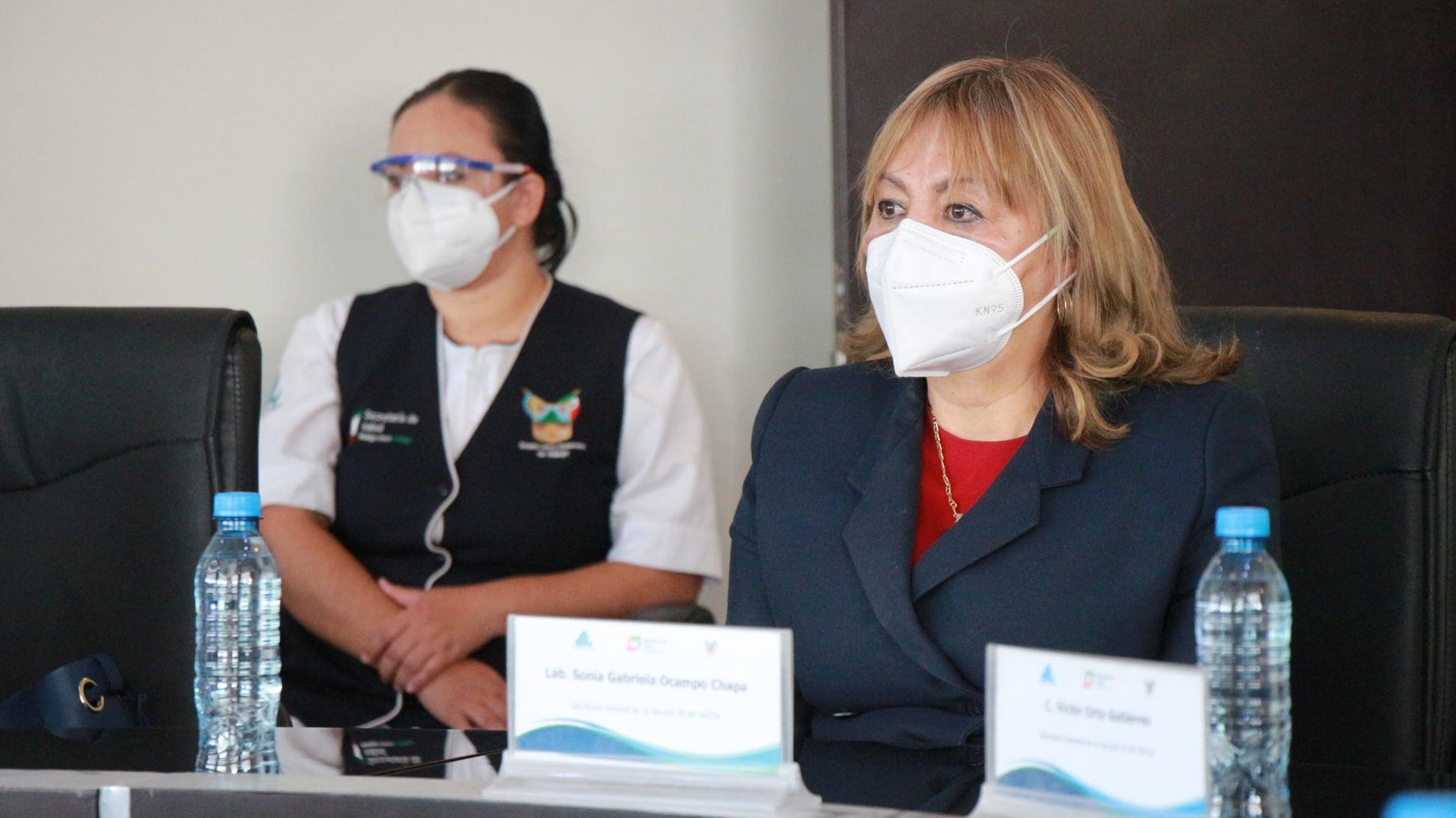Vacunan a líder sindical de Salud en Hidalgo; separan del cargo al médico que lo autorizó