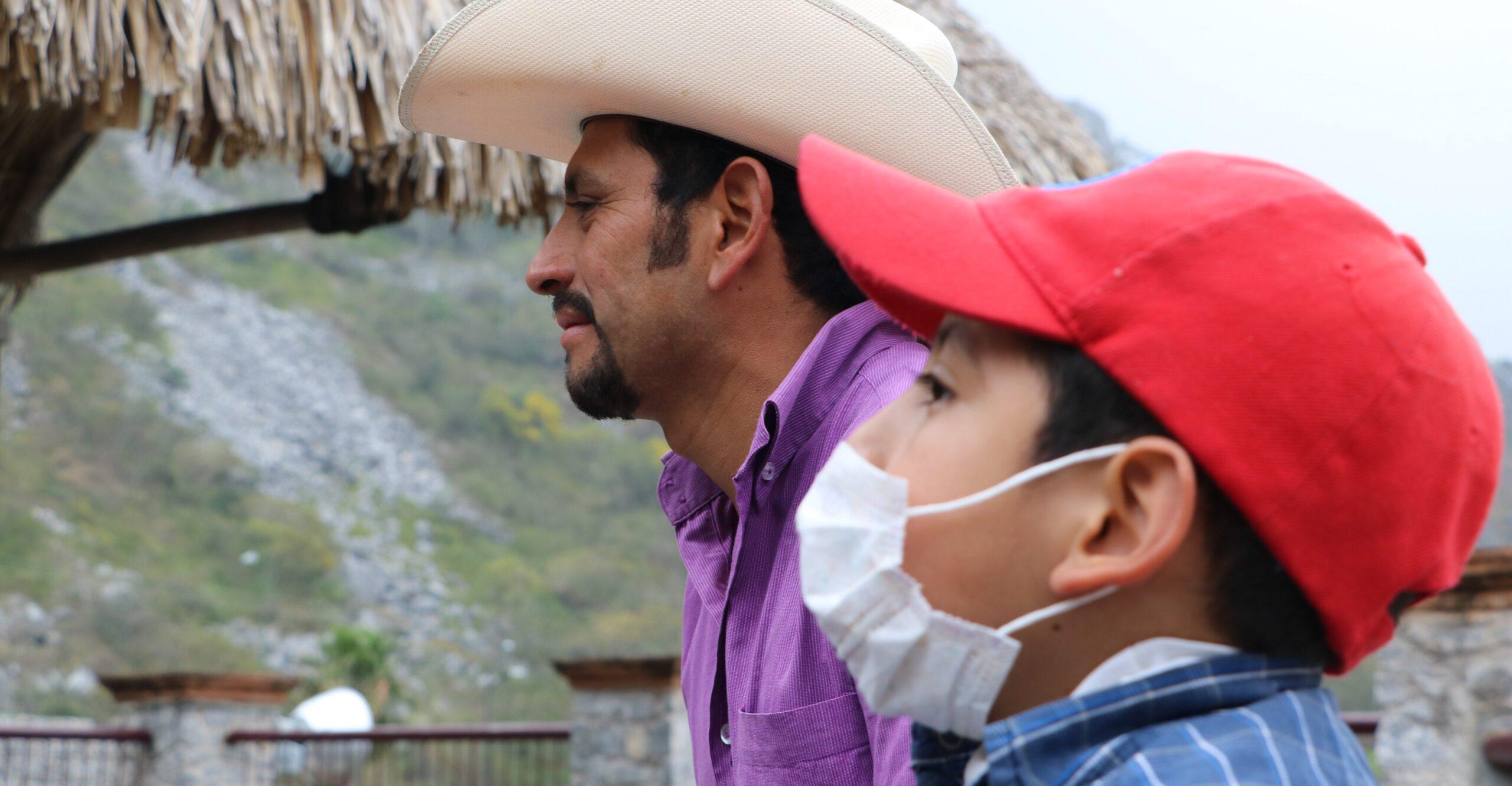 Desabasto de medicinas en Veracruz: “Vendí mi propiedad para salvar a mi hijo con cáncer”