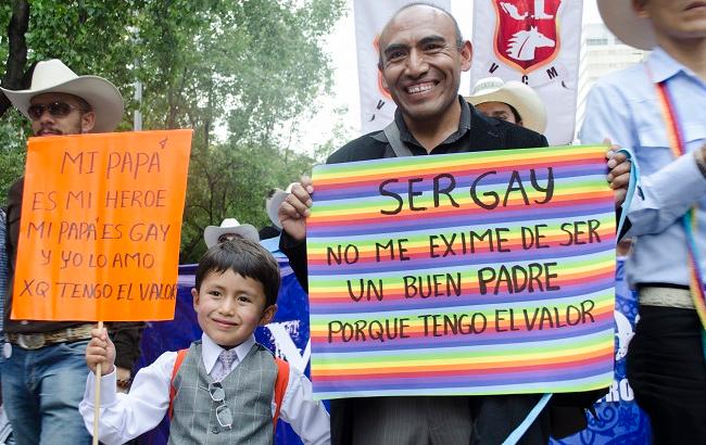 Director del Registro Civil en Guanajuato prefiere renunciar a “aceptar adopción de parejas gay”