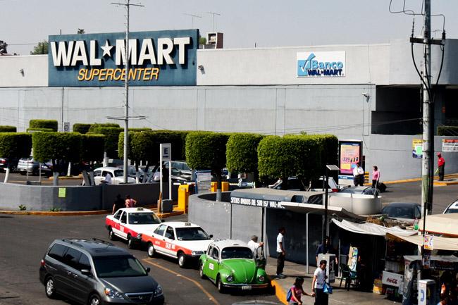 BMV inicia a la baja por acusaciones de corrupción en Wal-Mart